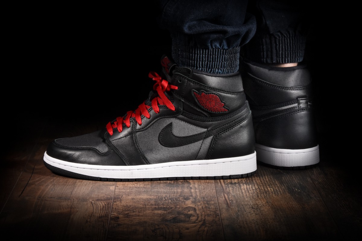 Nike air jordan 1 retro outlet high og black satin