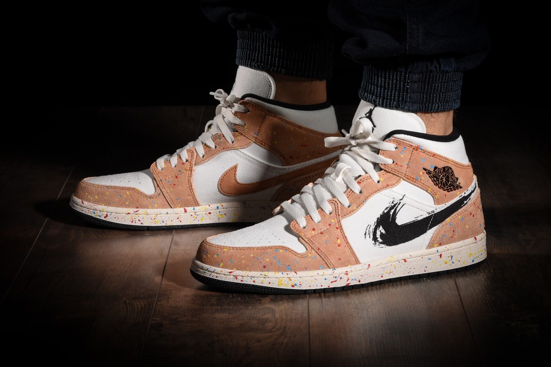 NIKE AIR JORDAN 1 RETRO MID SE BRUSHSTROKE SWOOSH
