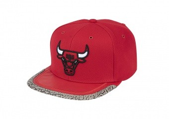 MITCHELL & NESS DAY 3 SNAPBACK CHICAGO BULLS